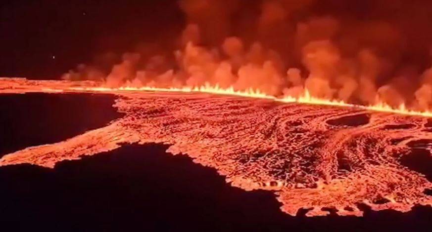 Yanardağ patladı! 50 metre yükseldi 2,5 kilometreden görünüyor 18